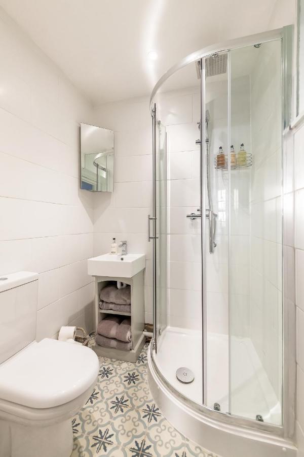 Gorgeous Garden Apartment Bath Exteriör bild